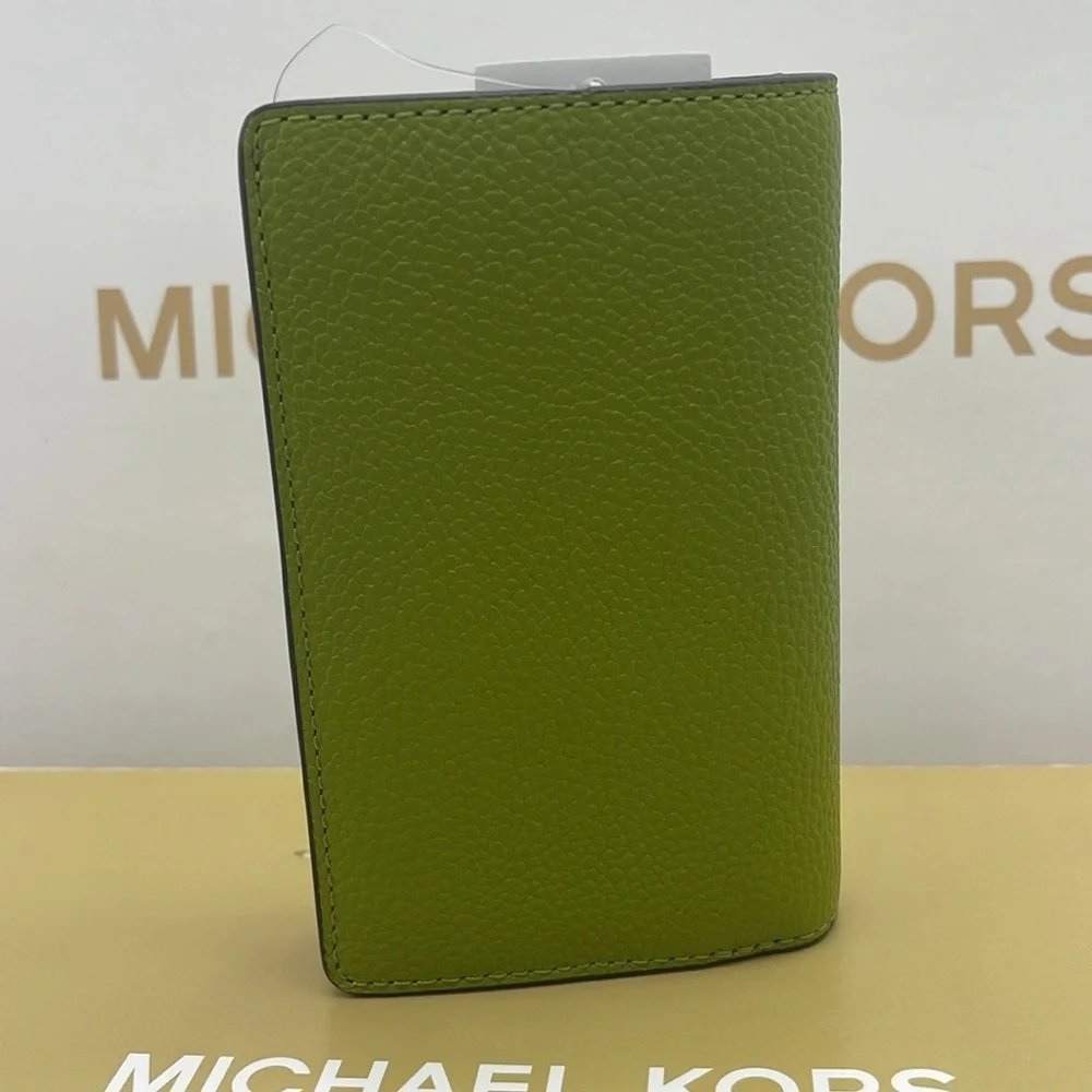 MICHAEL KORS Medium Pebbled Leather Bifold Wallet MEADOW GREEN NWT
